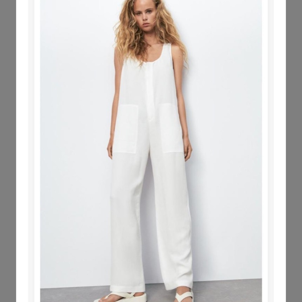 NWT Zara flows overall (oversized) romper/jumpsuit. Size S